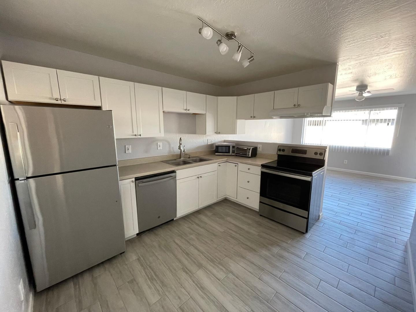 1125 North Oleander Street, Unit B Tempe, AZ 85288 - Photo 1 of 9 Photo #1