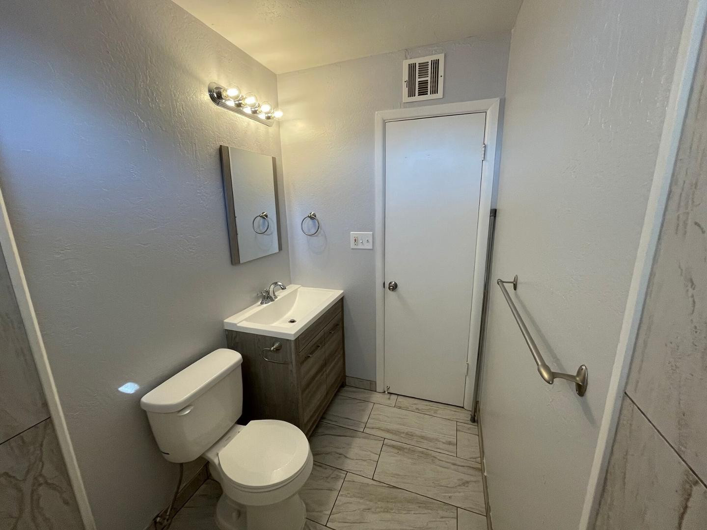 1125 North Oleander Street, Unit B Tempe, AZ 85288 - Photo 4 of 9 Photo #4