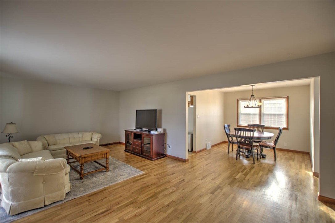 295 North Country Club Road Decatur, IL 62521 - Photo 9 of 25 Gallery Image 9