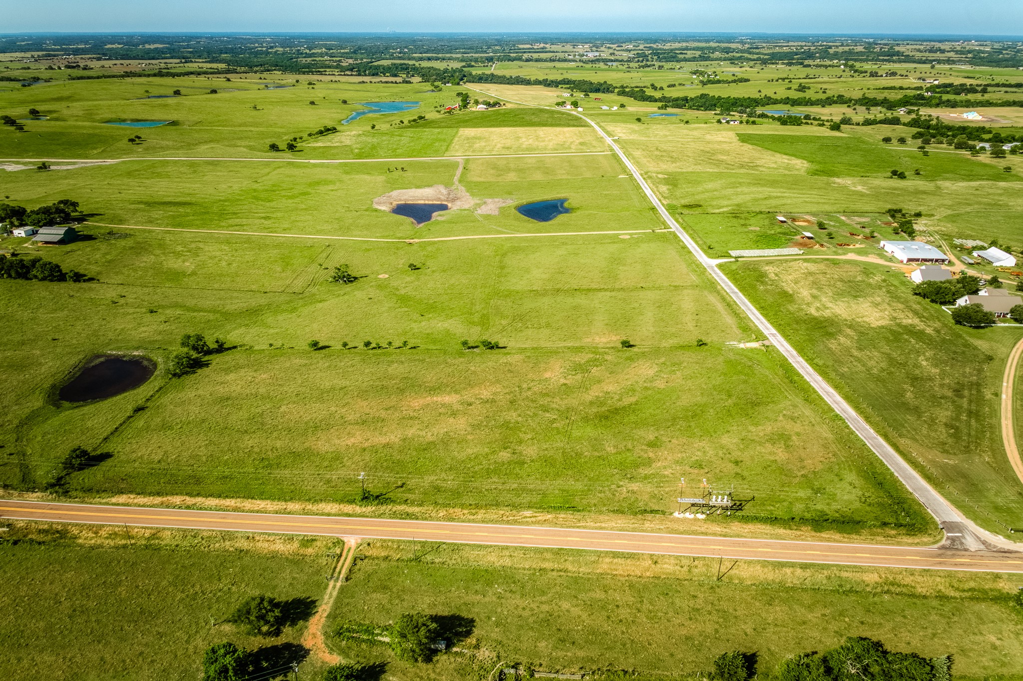 5005 Fuchs Road Burton, TX 77835 - Photo 5 of 8 a view of an swimming pool