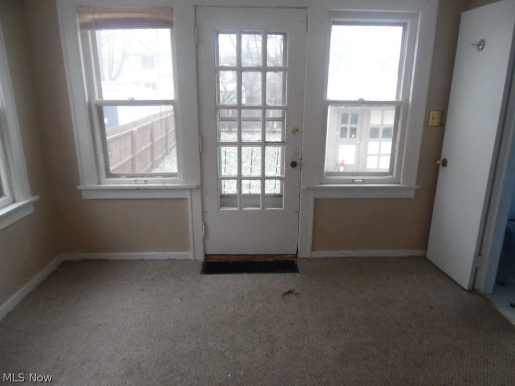 890 Helmsdale Road Cleveland Heights, OH 44112 - Photo 8 of 16