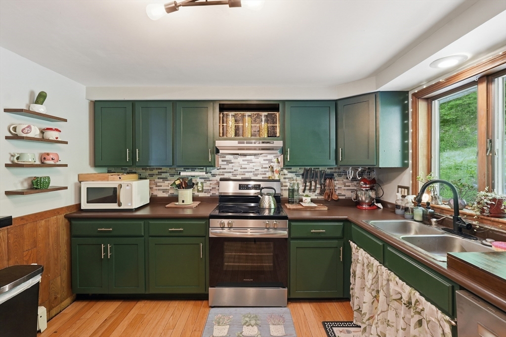 87 Allen Road Sturbridge, MA 01566 - Photo 10 of 40