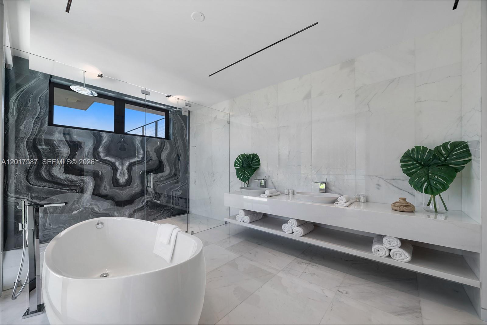 3045 North Bay Road Miami Beach, FL 33140 - Photo 27 of 45