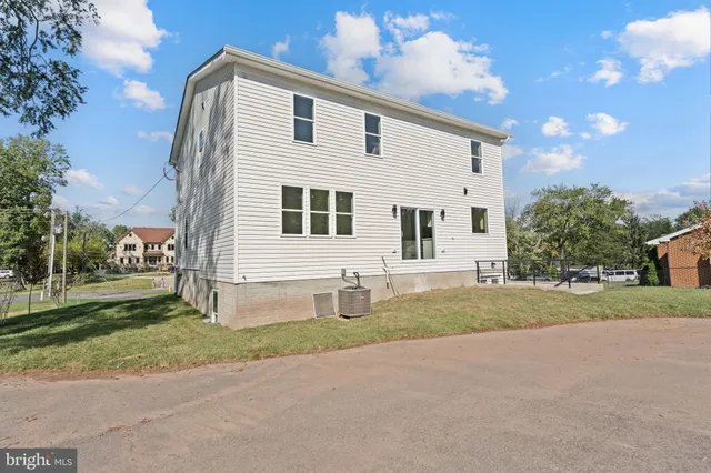 $839,900 | 8111 Oak Street, Manassas, VA 20111