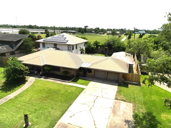$375,500 | 1611 Leggett Drive, Galena Park, TX 77547