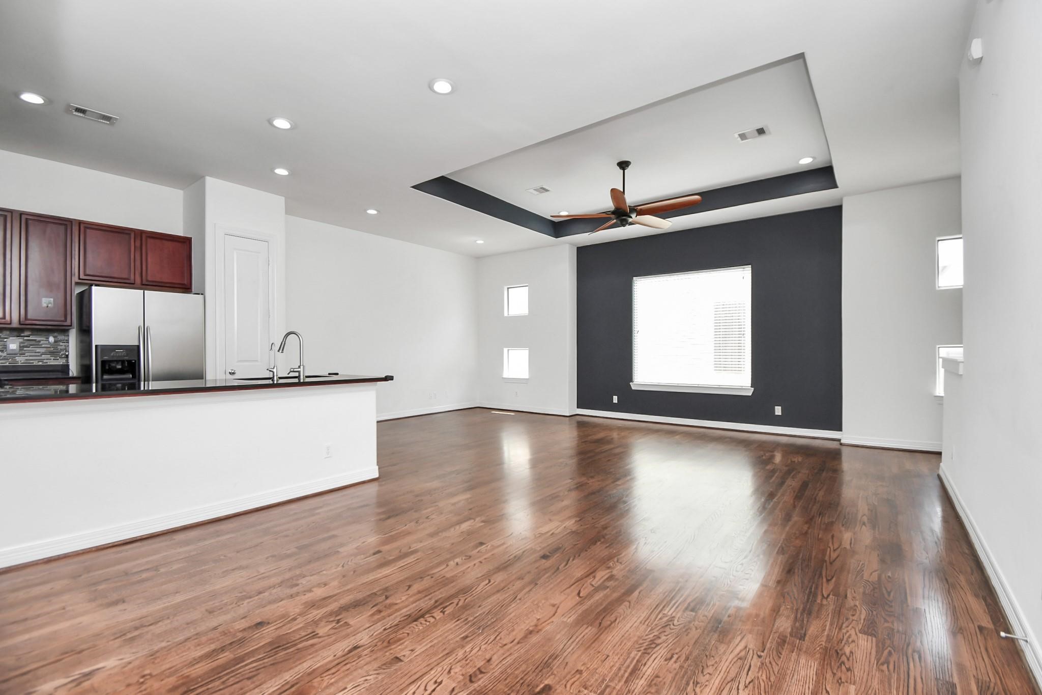 3900 Center Street Houston, TX 77007 - Photo 12 of 25 Pictures are from previous listing