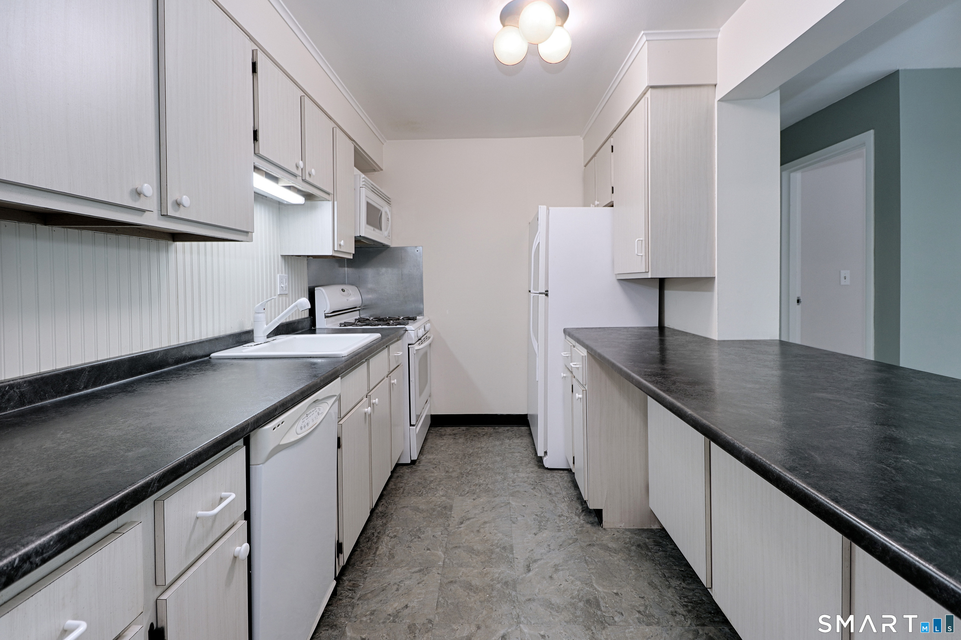 160 Fairfield Woods Road, Unit 48 Fairfield, CT 06825 - Photo 11 of 38 Gallery Image 11