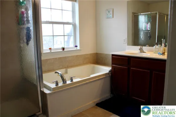 $2,595 | 244 Milkweed Drive, Allentown, PA 18104