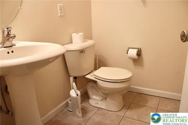 $2,595 | 244 Milkweed Drive, Allentown, PA 18104