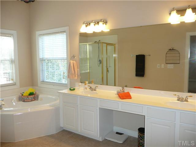 5154 Bartons Enclave Lane Raleigh, NC 27613 - Photo 13 of 24 Master Bath/Spa