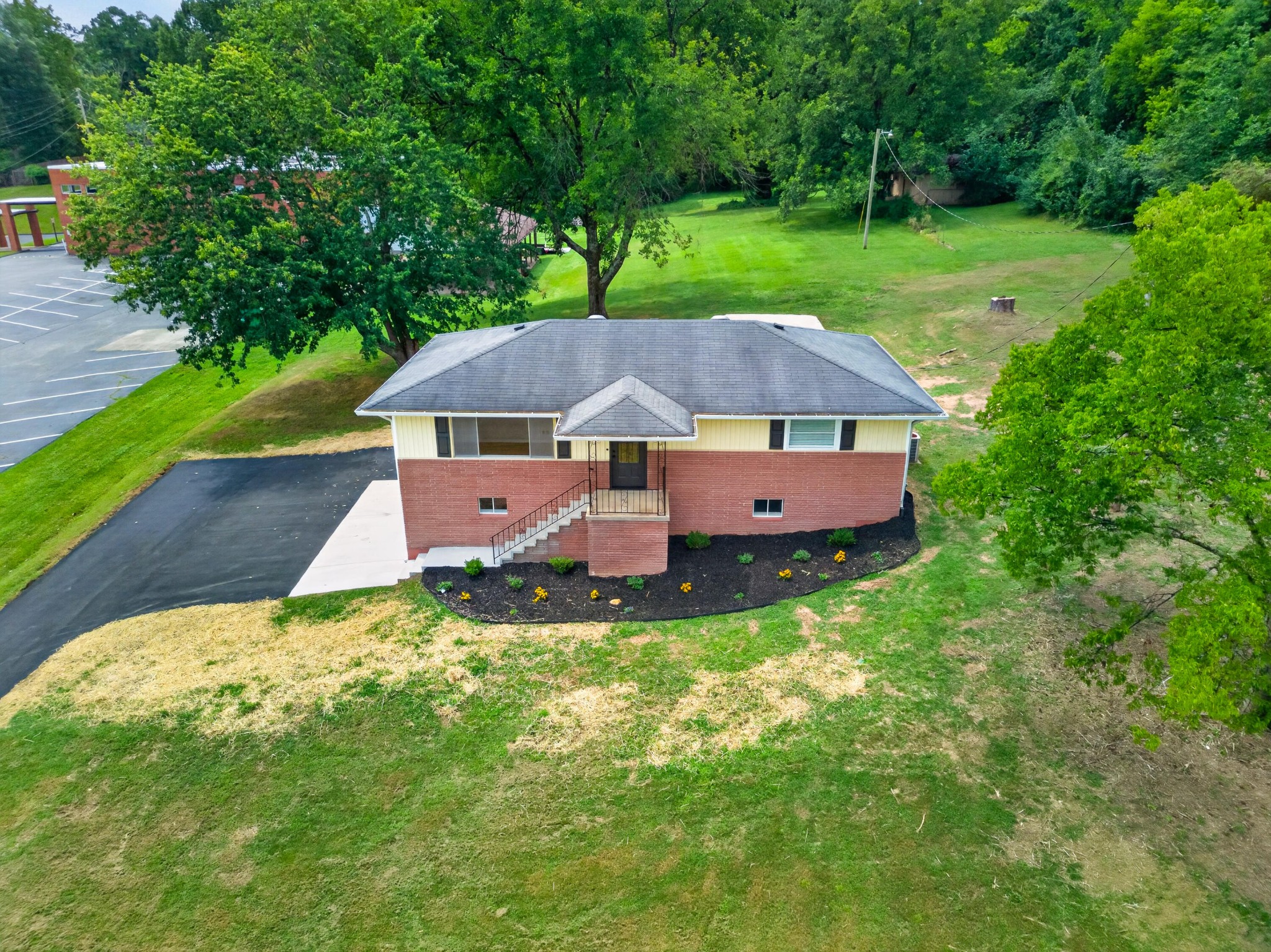 3458 Bennett Road Chattanooga, TN 37412 - Photo 3 of 53 Gallery Image 3