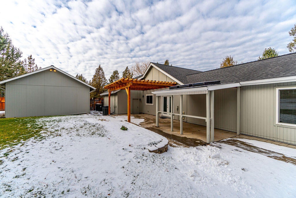 63620 Boyd Acres Road Bend, OR 97701 - Photo 26 of 53 RileyVisuals-22