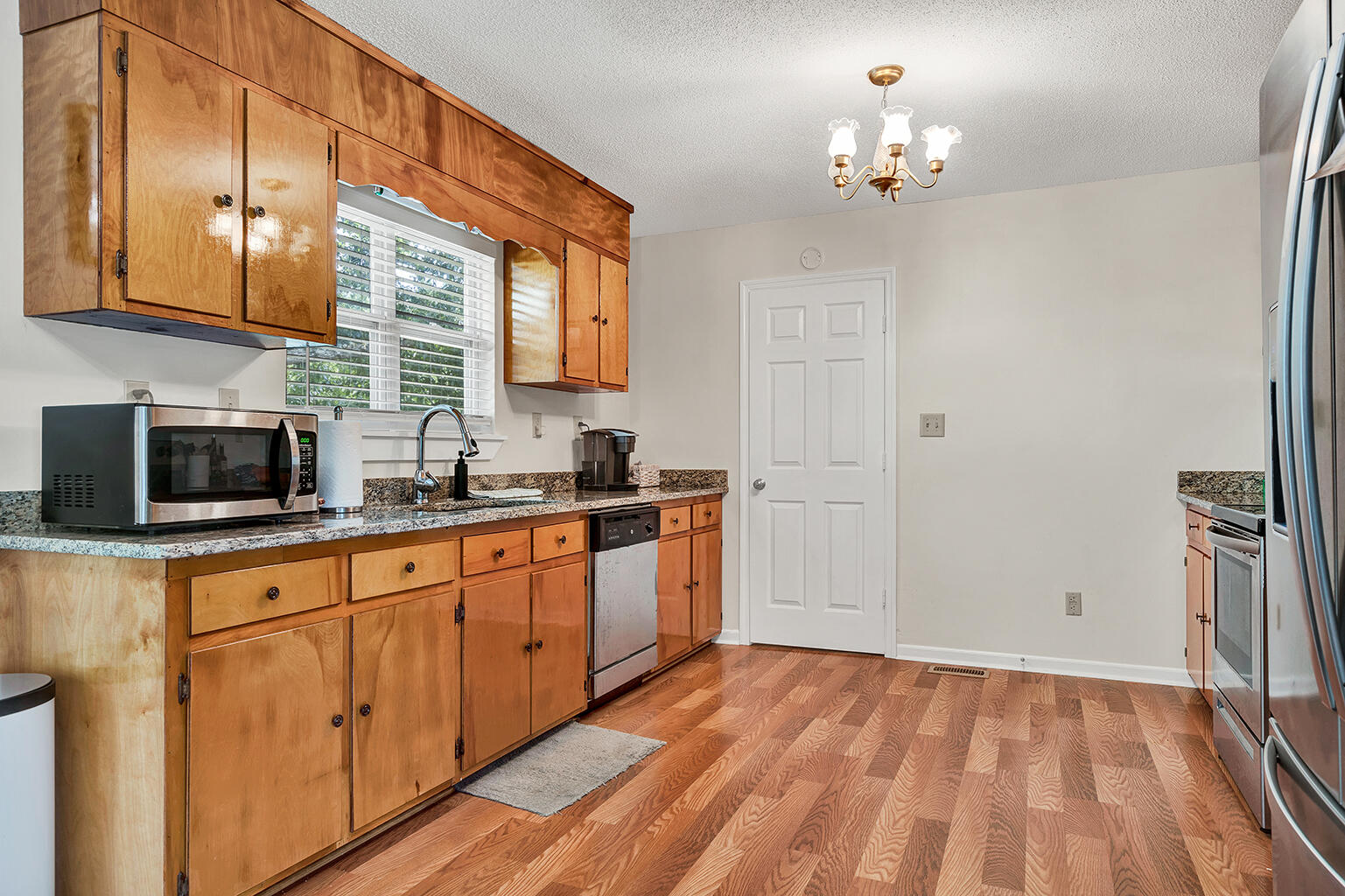 320 Circle R Drive Benton, TN 37307 - Photo 11 of 28 11