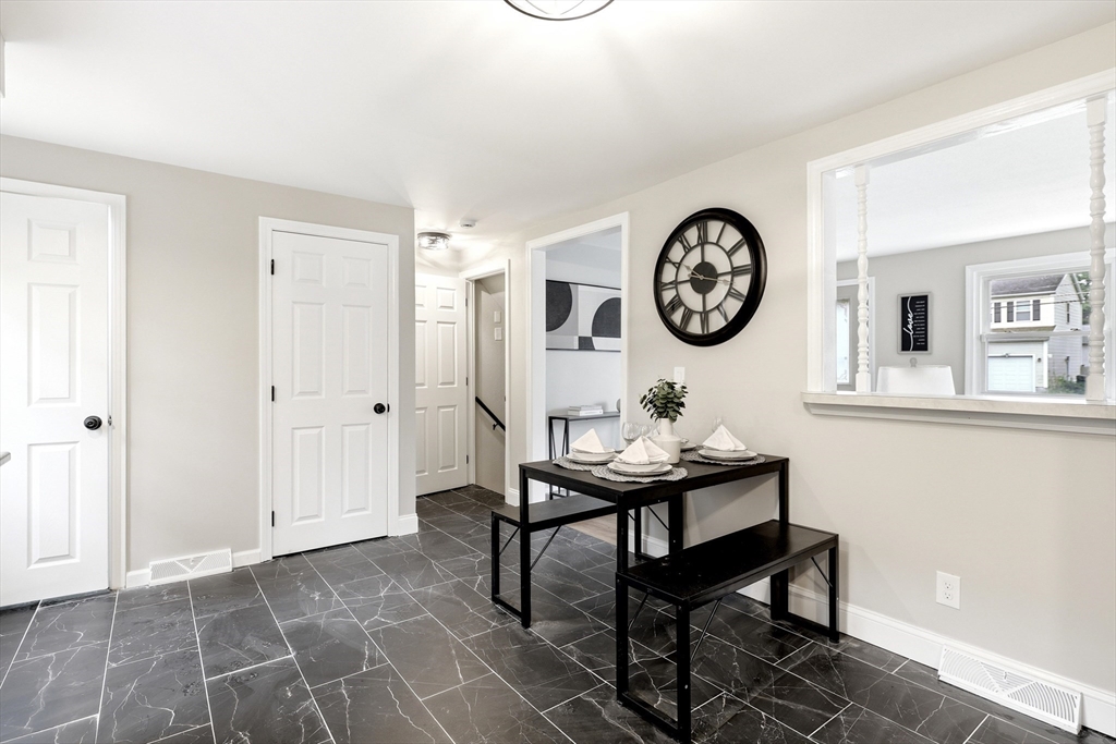 282-284 Parkerview Street Springfield, MA 01129 - Photo 10 of 31 Gallery Image 10
