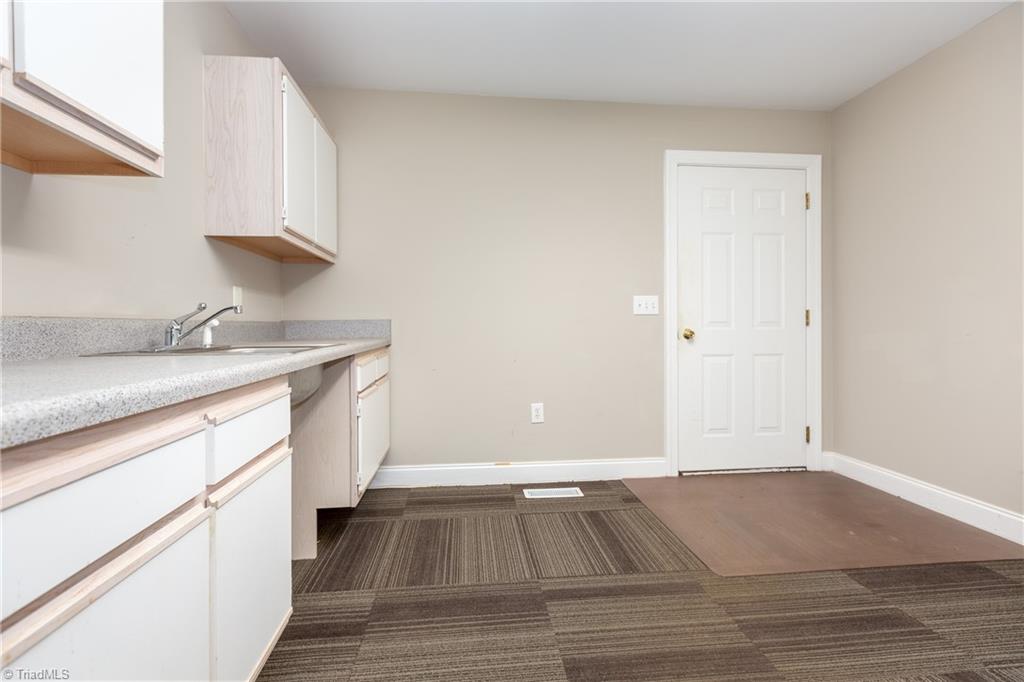 6550 Styers Ferry Road Clemmons, NC 27012 - Photo 20 of 33 Eat in kitchen in Unit 6560.