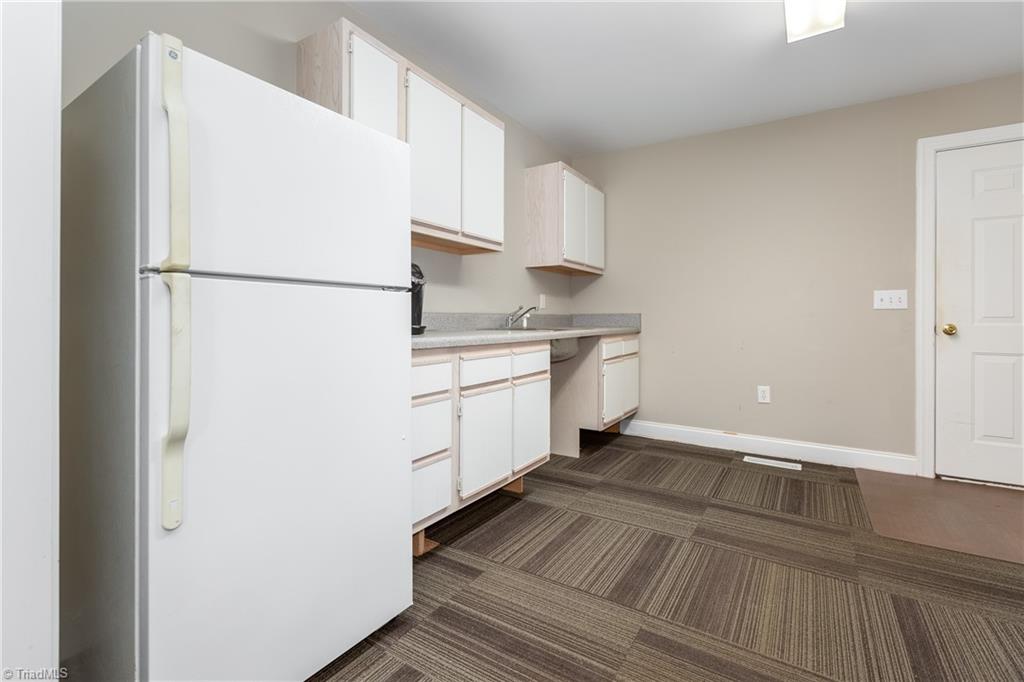 6550 Styers Ferry Road Clemmons, NC 27012 - Photo 25 of 33 Second office space in Unit 6560.