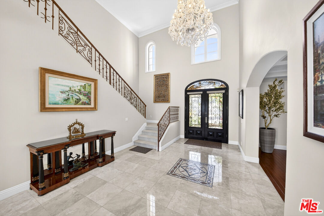 22355 South Summit Ridge Circle Chatsworth, CA 91311 - Photo 8 of 75
