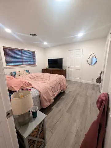 $5,000 | 220 Southeast 1st Street, Dania Beach, FL 33004