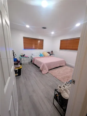 $4,800 | 220 Southeast 1st Street, Dania Beach, FL 33004