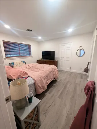 $4,800 | 220 Southeast 1st Street, Dania Beach, FL 33004