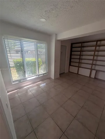 $5,000 | 220 Southeast 1st Street, Dania Beach, FL 33004
