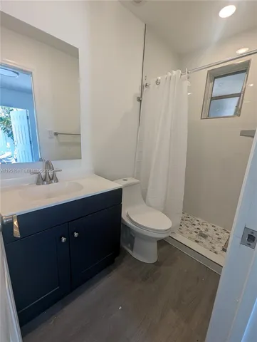 $5,000 | 220 Southeast 1st Street, Dania Beach, FL 33004