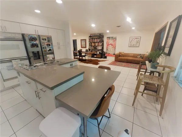 $4,800 | 220 Southeast 1st Street, Dania Beach, FL 33004