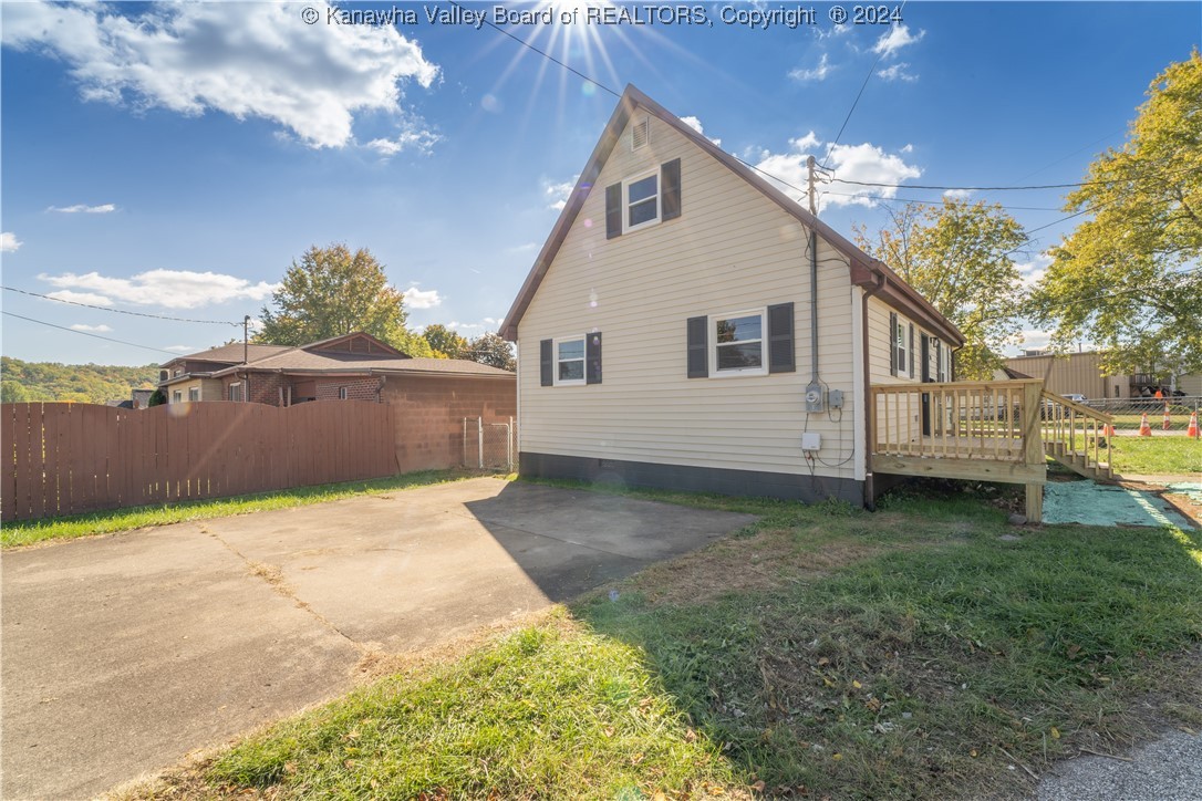 301 Rhoda Street Hurricane, WV 25526 - Photo 2 of 16 Gallery Image 2