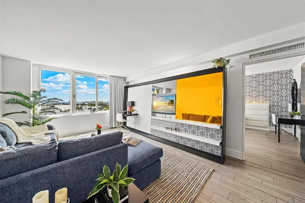 $4,000 | 1100 West Avenue, Unit 1123, Miami Beach, FL 33139