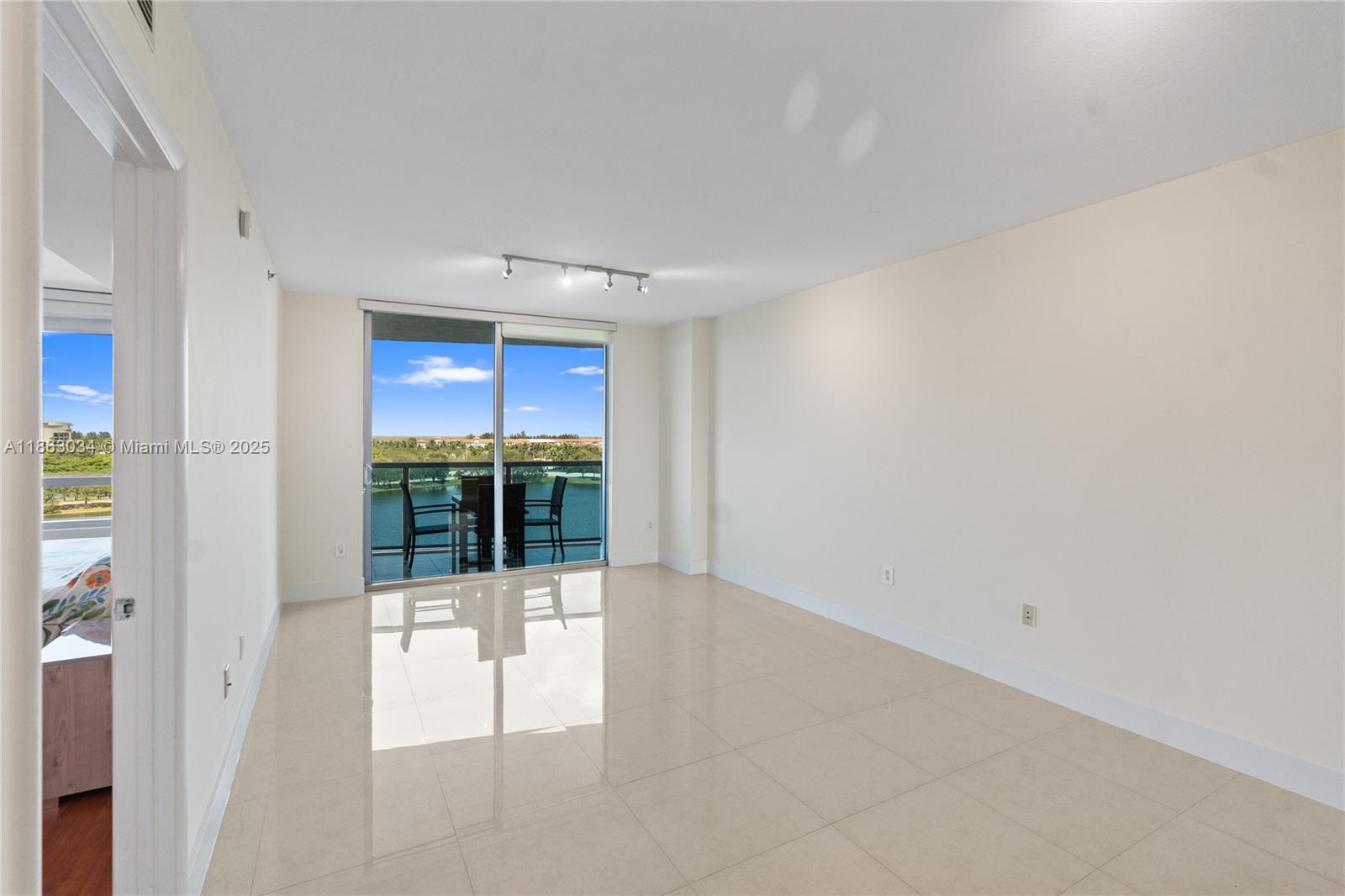 2641 North Flamingo Road, Unit 905N Sunrise, FL 33323 - Photo 9 of 70