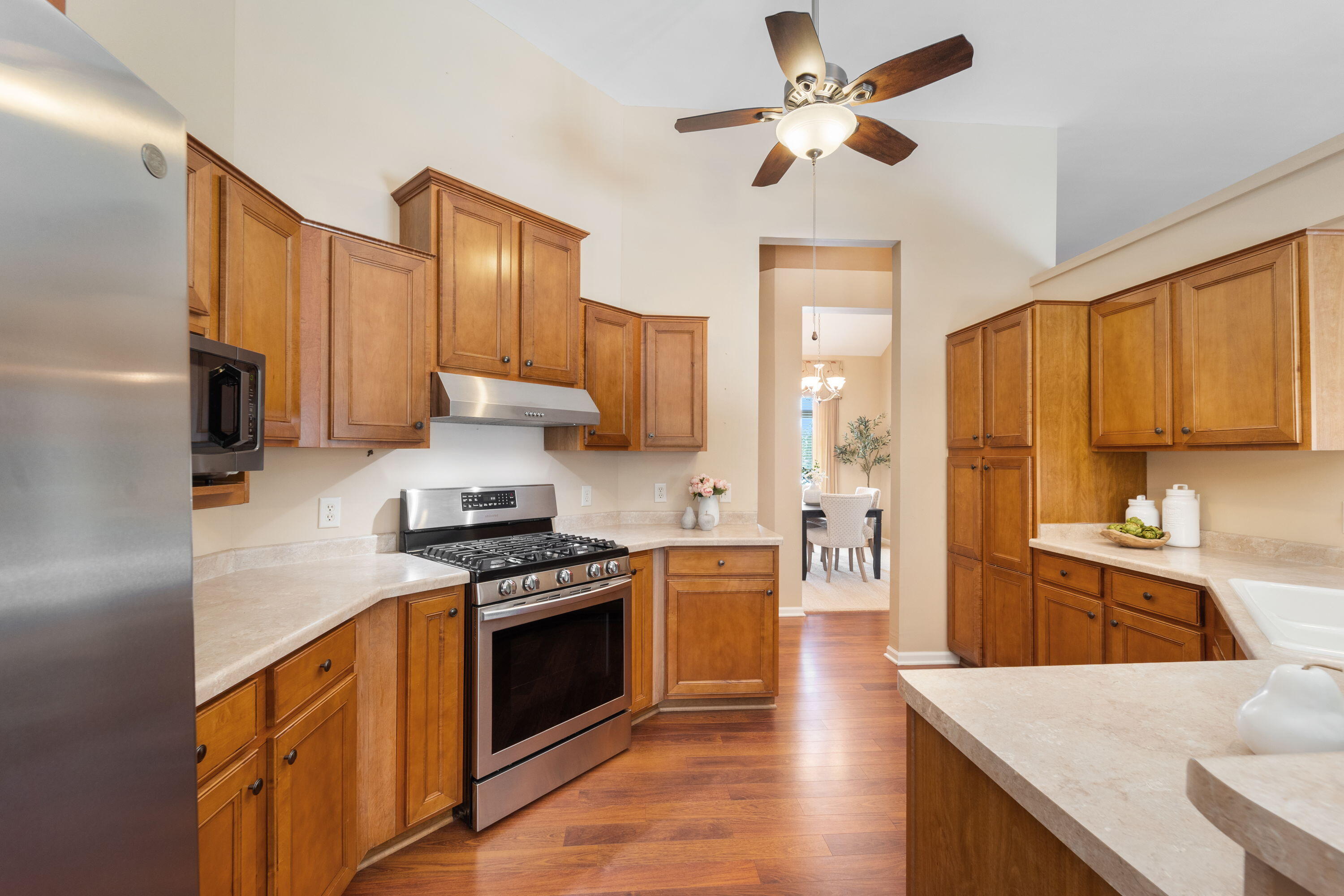 1864 River Lakes Road South Oconomowoc, WI 53066 - Photo 11 of 44 3 Year Old SS Appliances