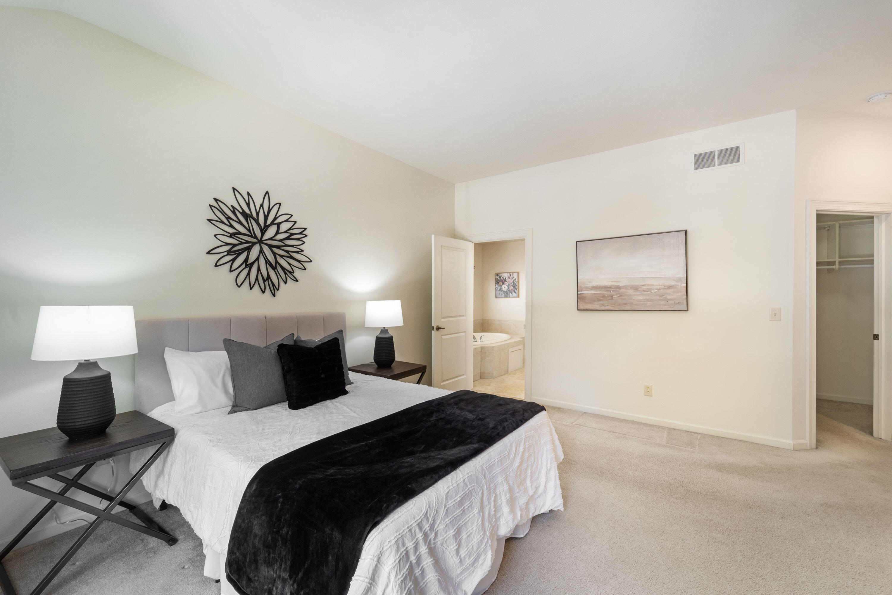 1864 River Lakes Road South Oconomowoc, WI 53066 - Photo 17 of 44 With Ensuite Bath