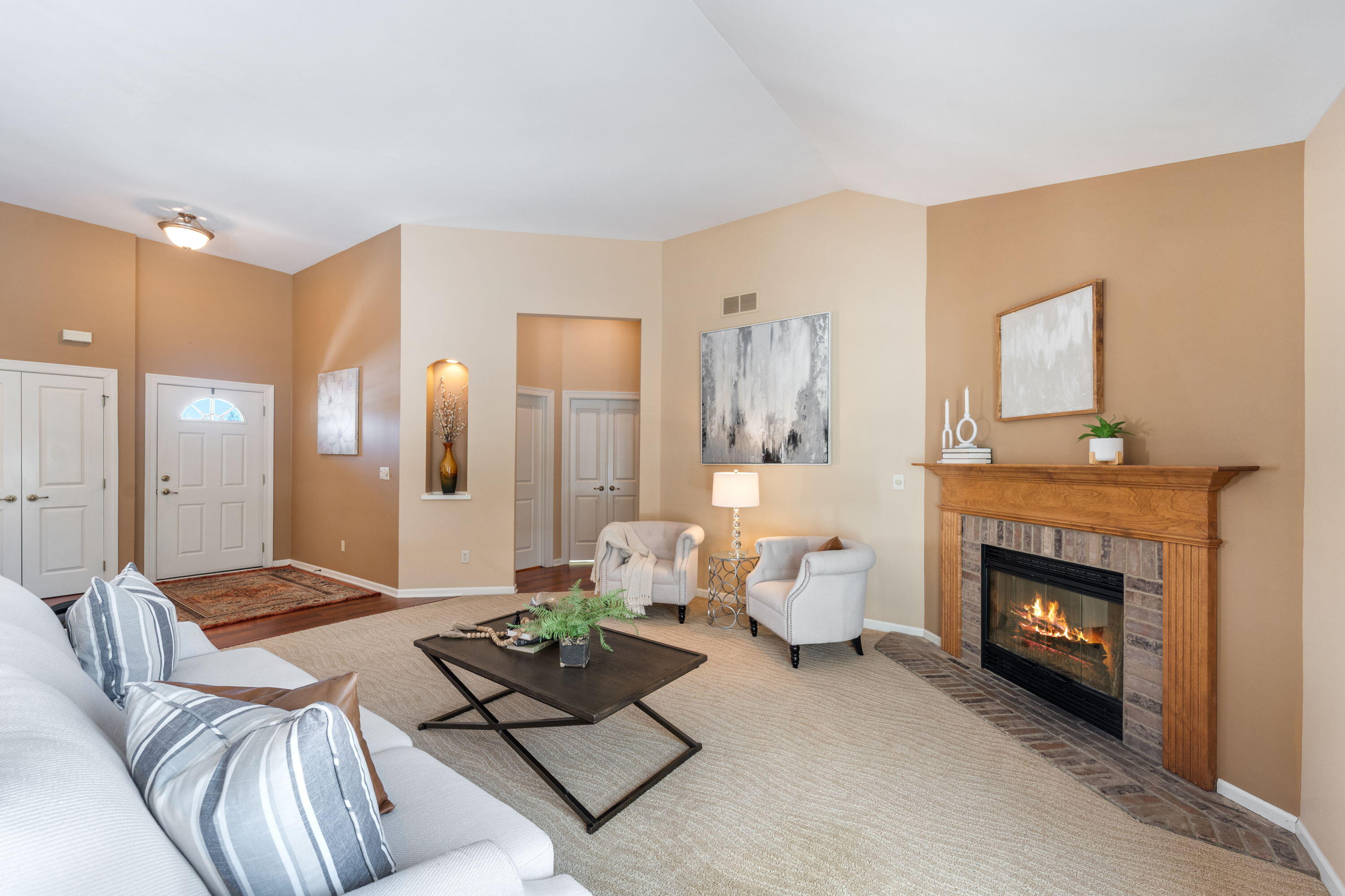 1864 River Lakes Road South Oconomowoc, WI 53066 - Photo 6 of 44 Gas/Natural Fireplace