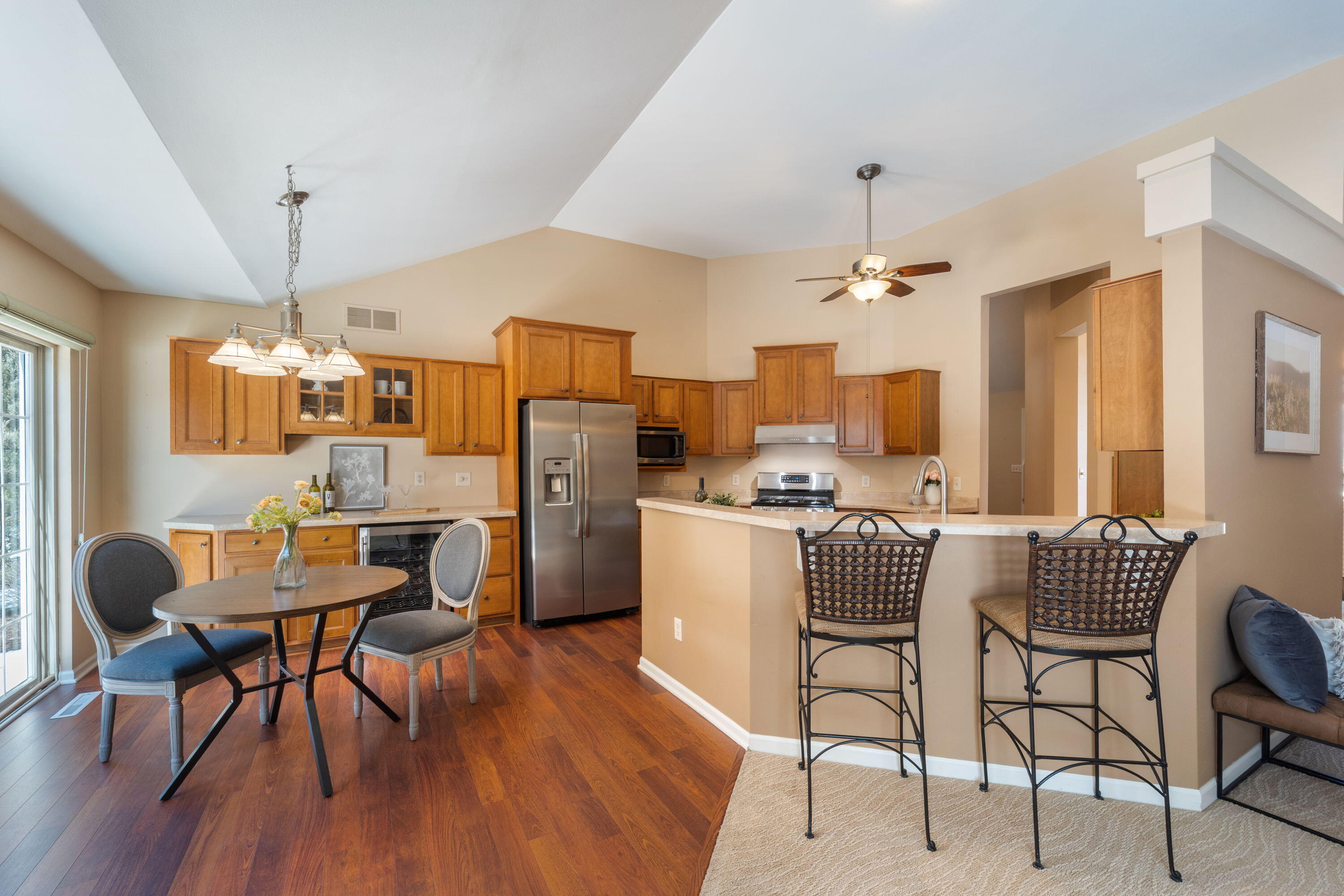 1864 River Lakes Road South Oconomowoc, WI 53066 - Photo 8 of 44 Kitchen