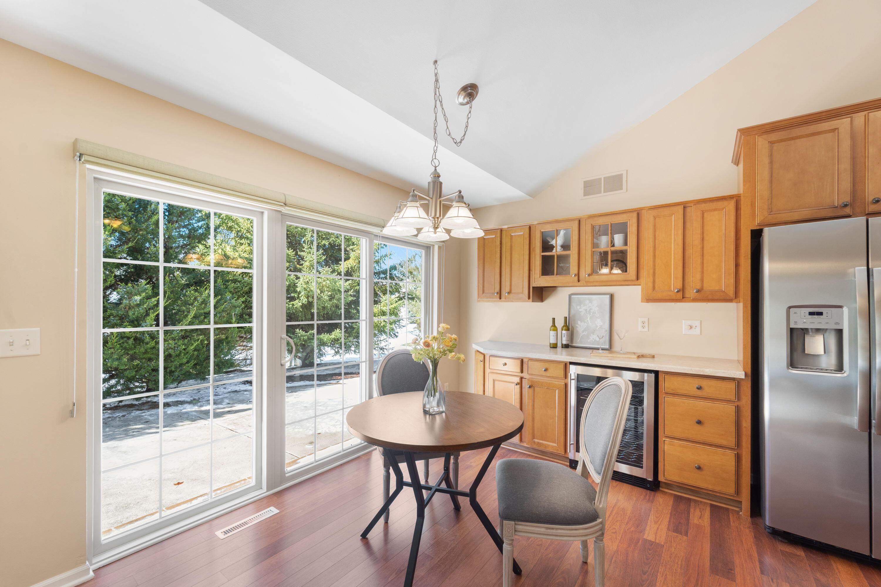 1864 River Lakes Road South Oconomowoc, WI 53066 - Photo 9 of 44 Eat-In Kitchen