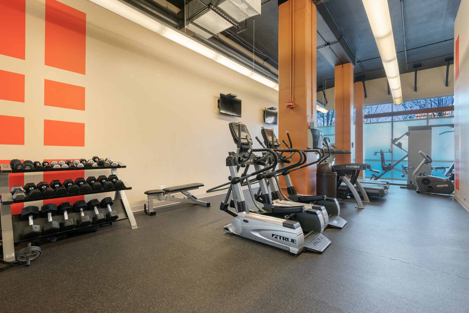 225 South Sangamon Street, Unit 402 Chicago, IL 60607 - Photo 10 of 12 a view of a room with gym equipment