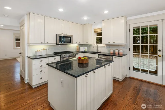 $1,750,000 | 6816 24th Avenue Northeast, Seattle, WA 98115