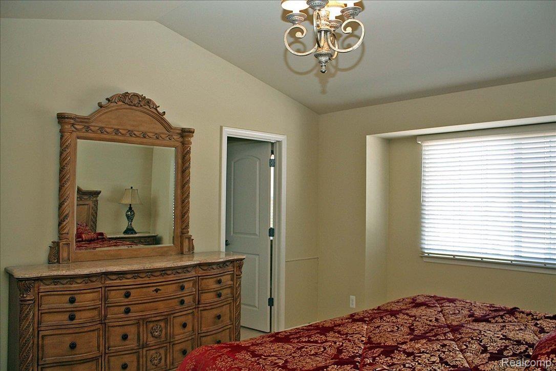 2747 Eastern Avenue Rochester, MI 48307 - Photo 10 of 13 Master Bedroom