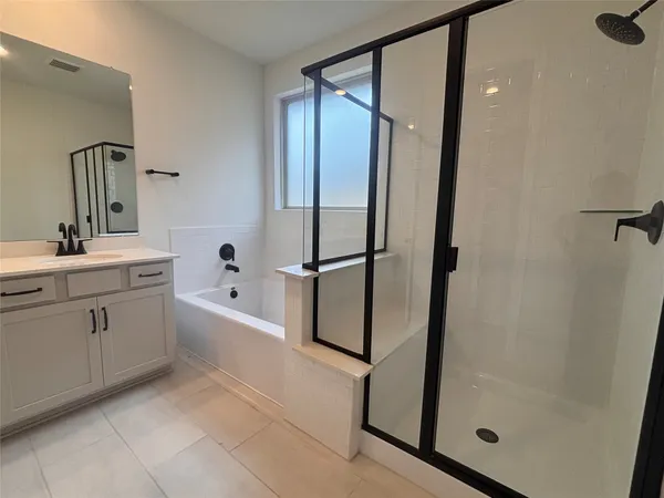 $324,990 | 7823 Jade Crest Drive, Angleton, TX 77515