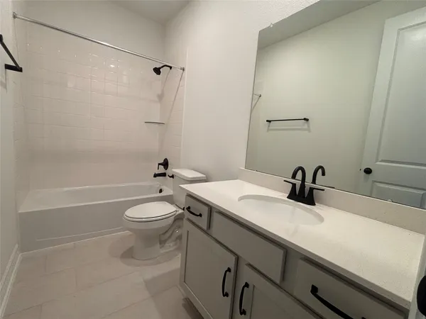 $324,990 | 7823 Jade Crest Drive, Angleton, TX 77515