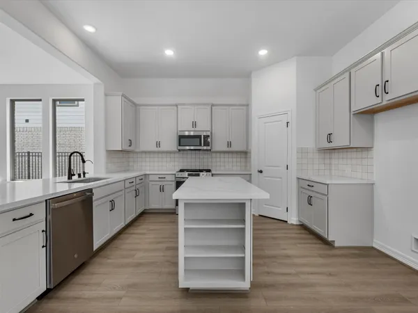 $324,990 | 7823 Jade Crest Drive, Angleton, TX 77515