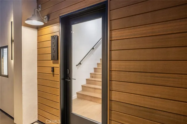 a view of entryway with a small space