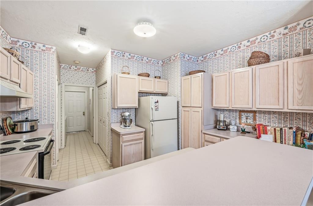 8 Stone Ridge Boulevard Hermitage, PA 16148 - Photo 11 of 35