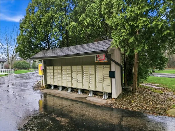 $189,900 | 8 Stone Ridge Boulevard, Hermitage, PA 16148
