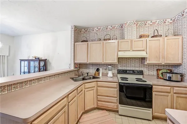 $189,900 | 8 Stone Ridge Boulevard, Hermitage, PA 16148