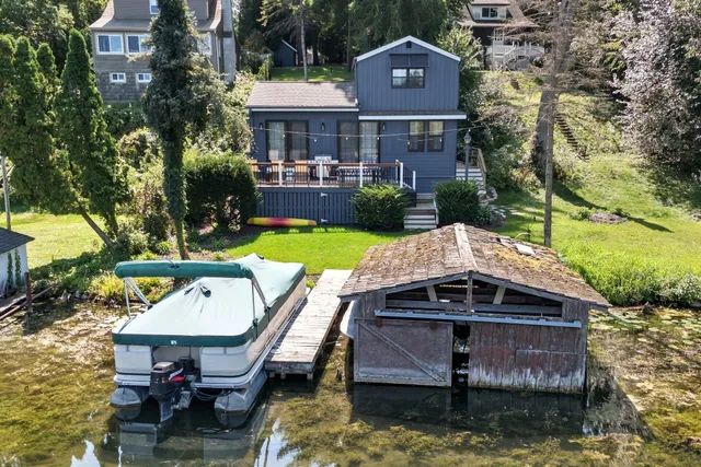 $989,000 | W2186 Wilmers Grove Drive, East Troy, WI 53120