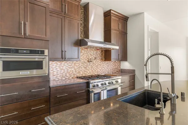 $1,099,990 | 2069 Alto Vista Drive, Henderson, NV 89052