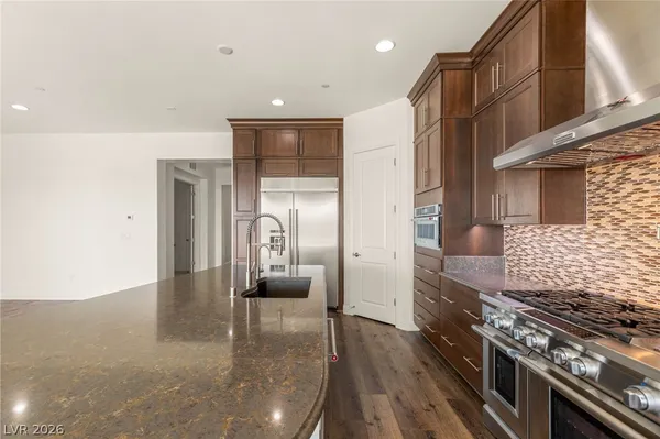 $1,099,990 | 2069 Alto Vista Drive, Henderson, NV 89052