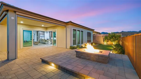 $1,099,990 | 2069 Alto Vista Drive, Henderson, NV 89052