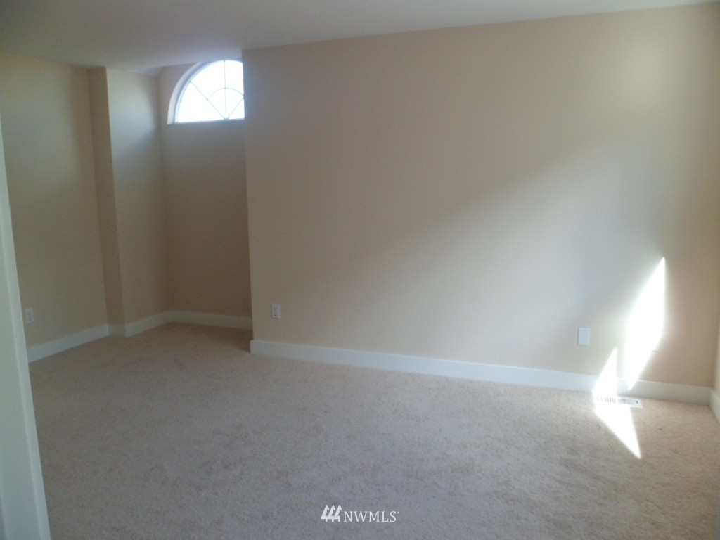 17683 112th Avenue Southeast Renton, WA 98055 - Photo 14 of 17 Gallery Image 14